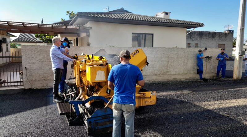 Prefeito Eder Mattos comanda os trabalhos no parque do arroz